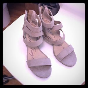 American Rag Cie Casen Beige Suede Sandals Sz 8.5N